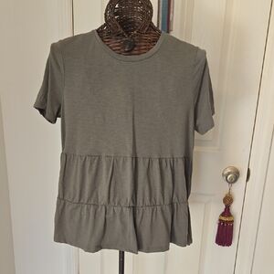 Como Vintage Olive Tiered Short Sleeve Top